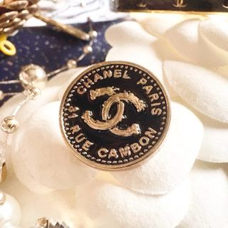 CHANEL（ブローチ/コサージュ ・ ホワイト/白色系）のフリマアイテム一覧