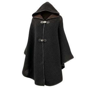 Salvatore Ferragamo（ポンチョ）のフリマアイテム一覧