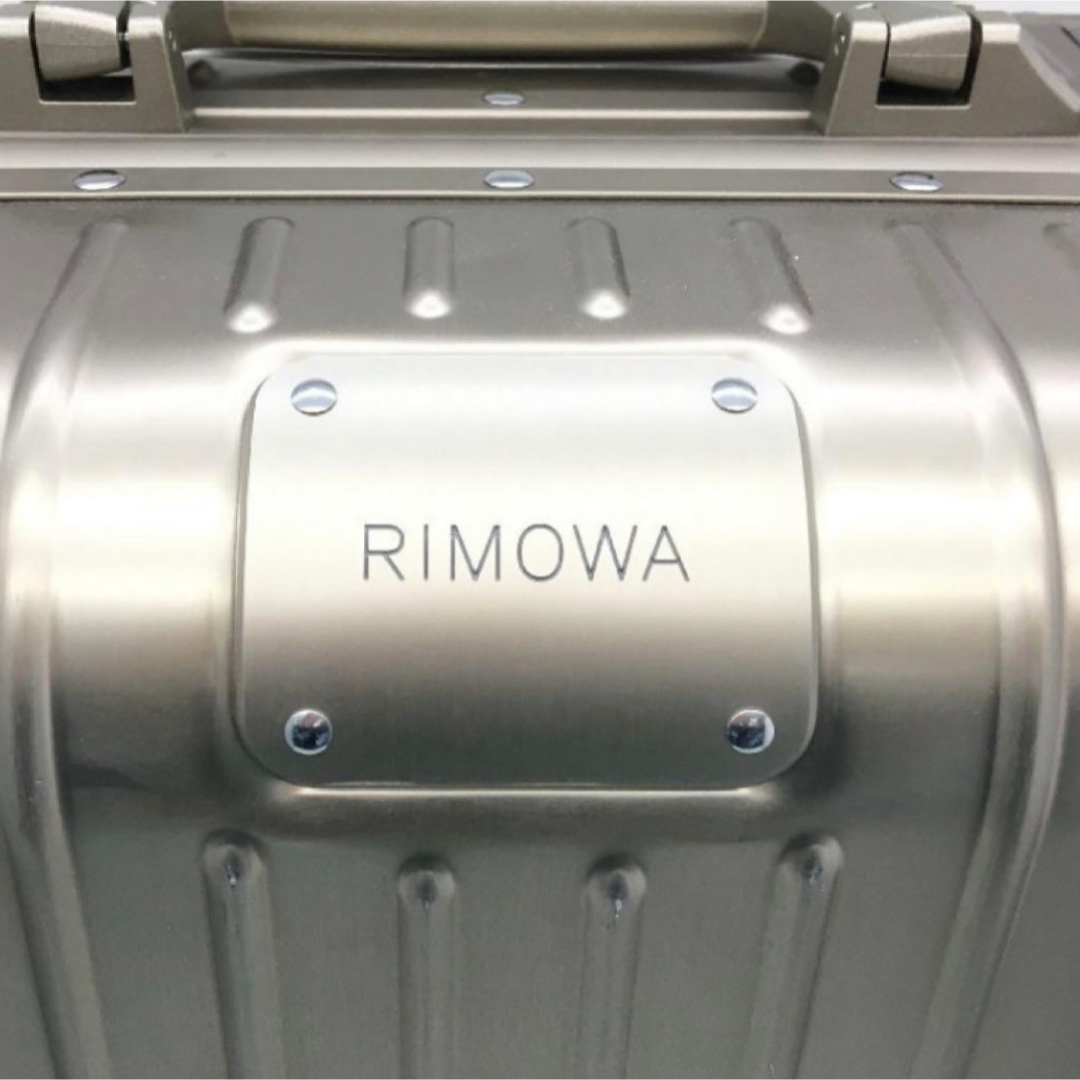 RIMOWA - 生涯保証 美品 RIMOWA ORIGINAL キャビン チタニウム 35Lの