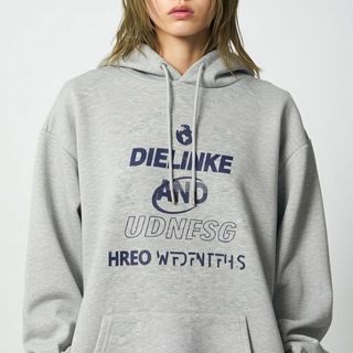 PUNYUS - 新品 プニュズ サイゼリヤ 総柄 パーカー サイゼリア