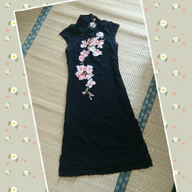 VIVIENNE TAM - sale中‼️ヴィヴィアンタム 刺繍 裾レース ワンピース