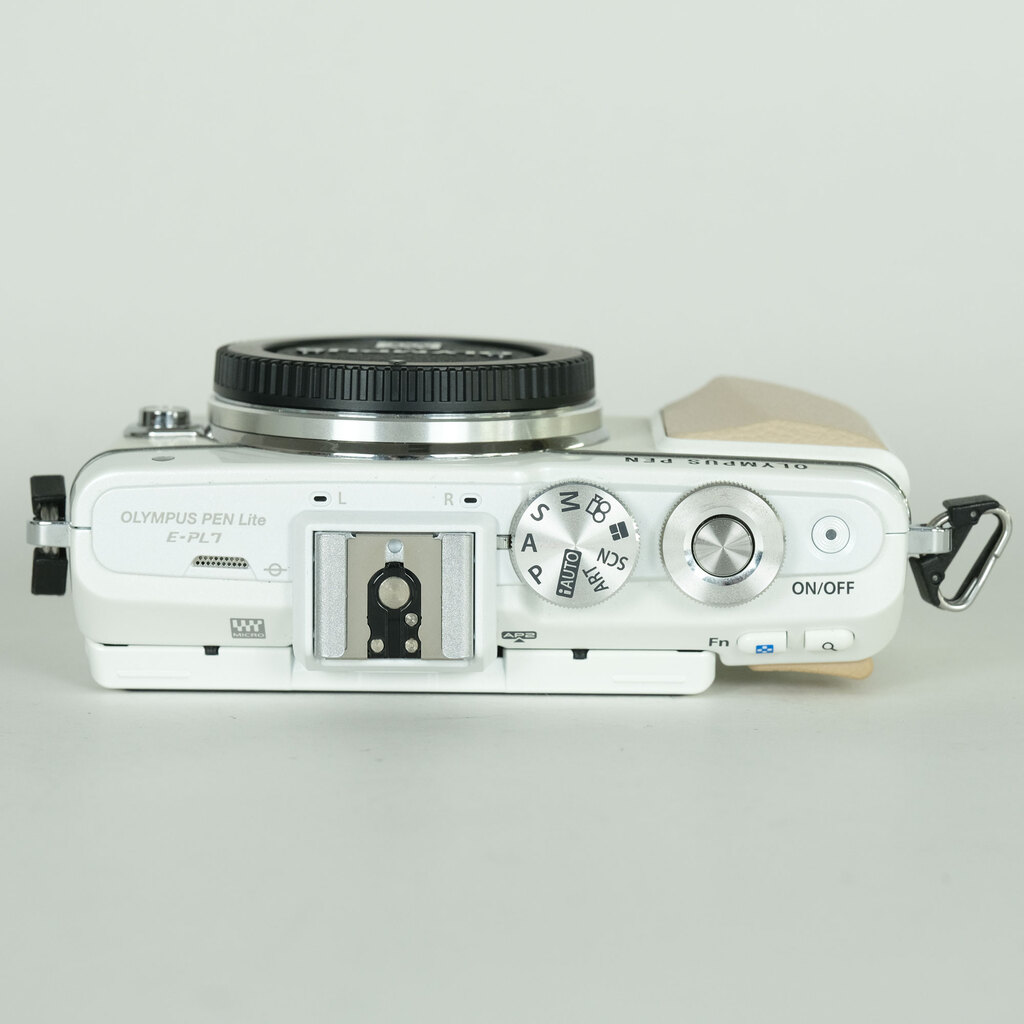 OLYMPUS PEN Lite E-PL7 ボディ ホワイトの出品 | ONE SCENE（ワンシーン）