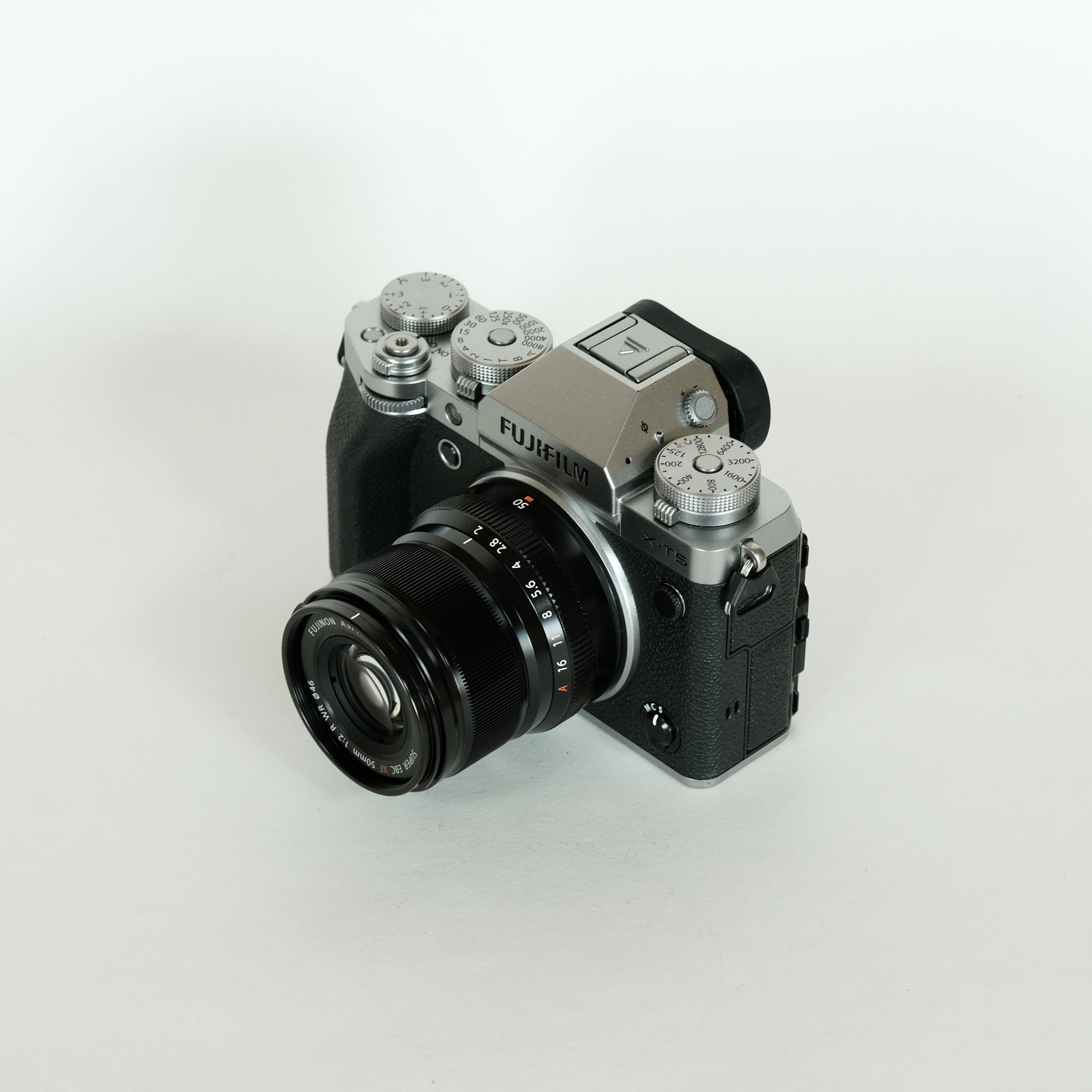 FUJIFILM XF50mmF2 R WRを徹底解説。愛用者のレビュー・作例付き | ONE