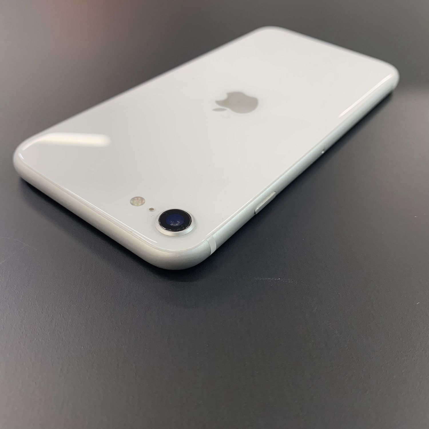 ムスビー｜Apple iPhone SE（第2世代） 256GB ホワイト SIMフリー