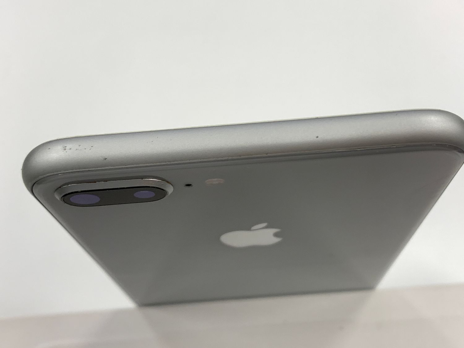ムスビー｜【モバイルBOX】美品 電池72% SIMフリー iPhone8 Plus 64GB