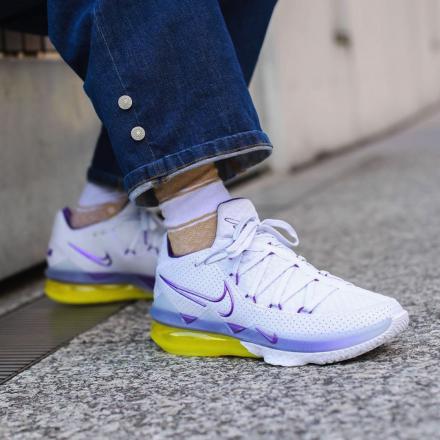 国内4月1日発売予定】ナイキ レブロン 17 ロー ホワイト/ボルテージ