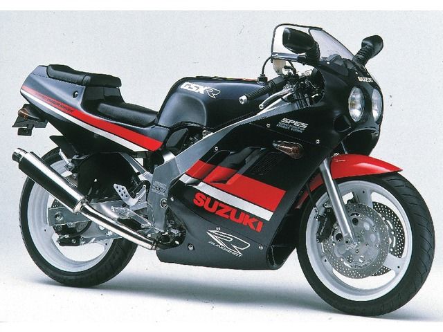 GSX-R400/スズキのクチコミ・レビュー・評価・評判・足つき情報
