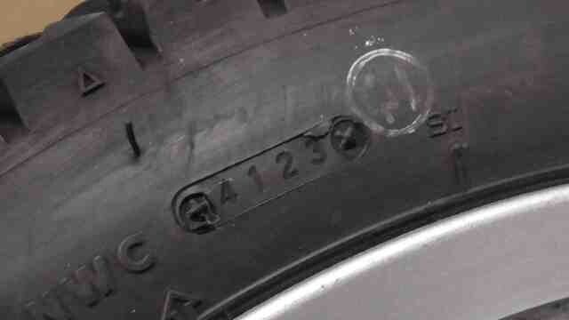 ウェビックガレージセール | トリシティ125 SE82J の フロントホイール