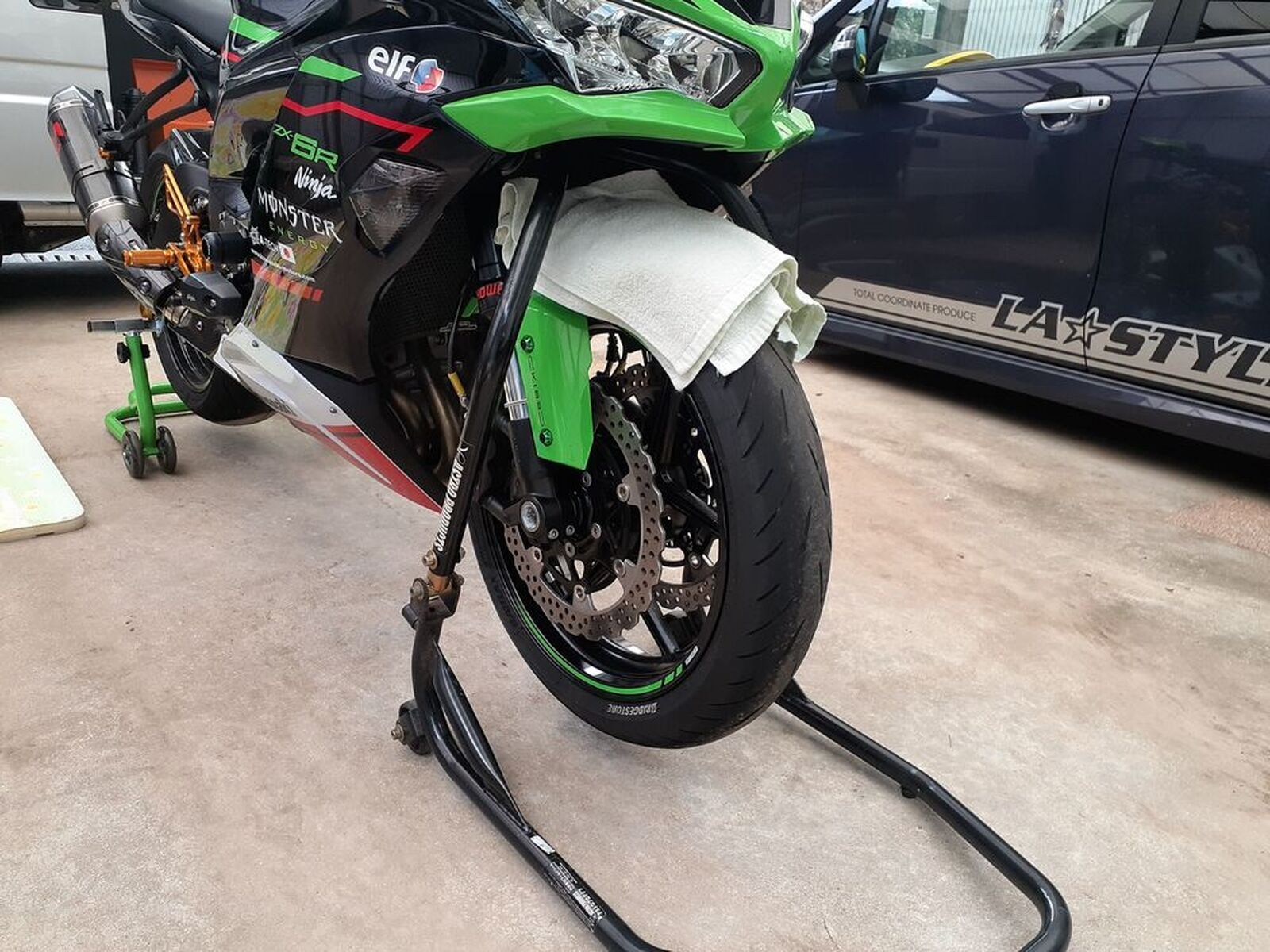 KAWASAKI ZX-6R「21年式ZX-6Rに320mmディスクを取付けました