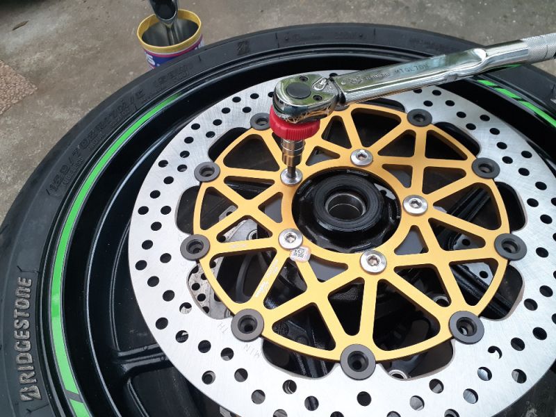 ブレーキディスクローターからBrembo:ブレンボの口コミ・動画