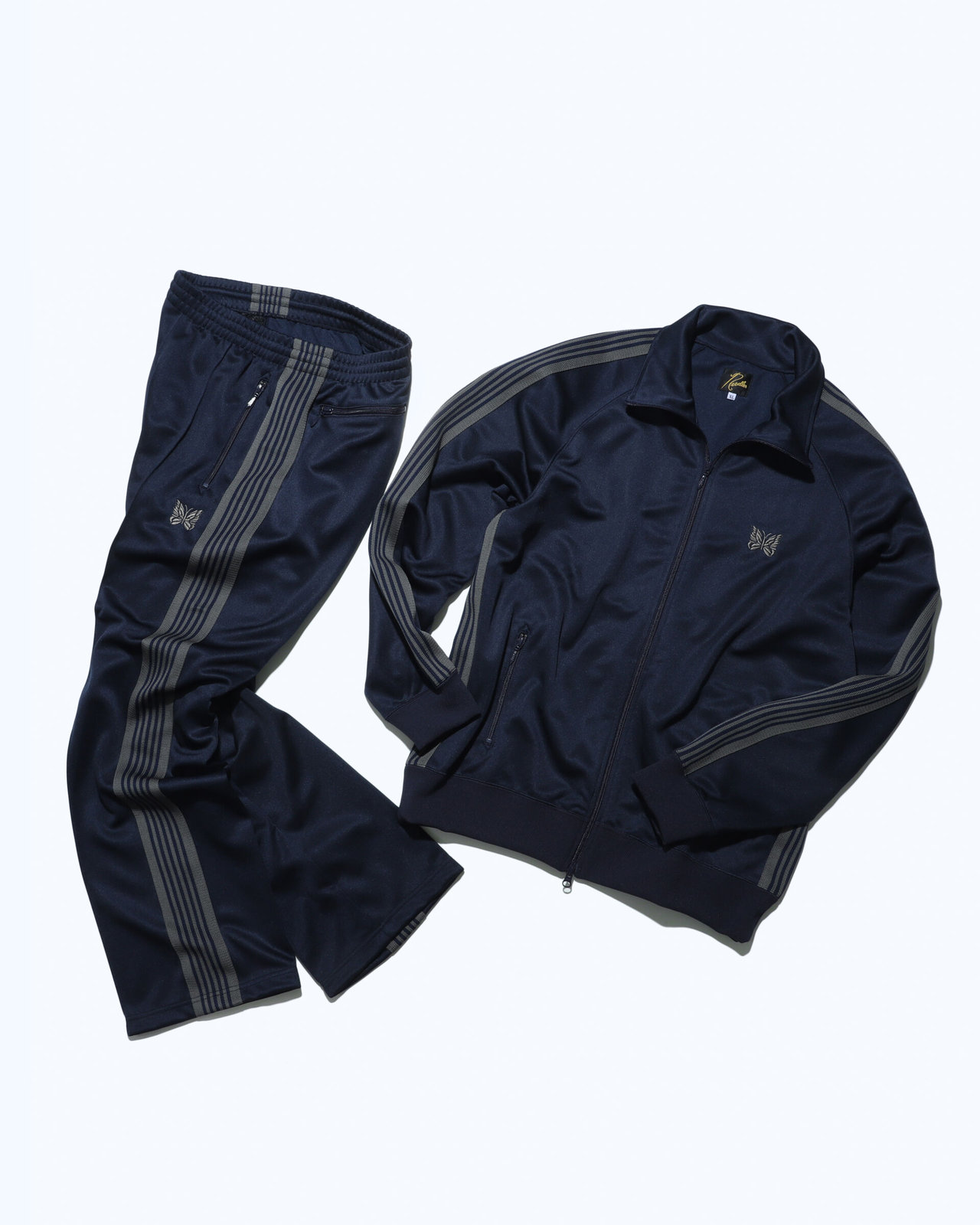 大人の秋服】待望のネイビーが登場。「ニードルズ」の定番トラック