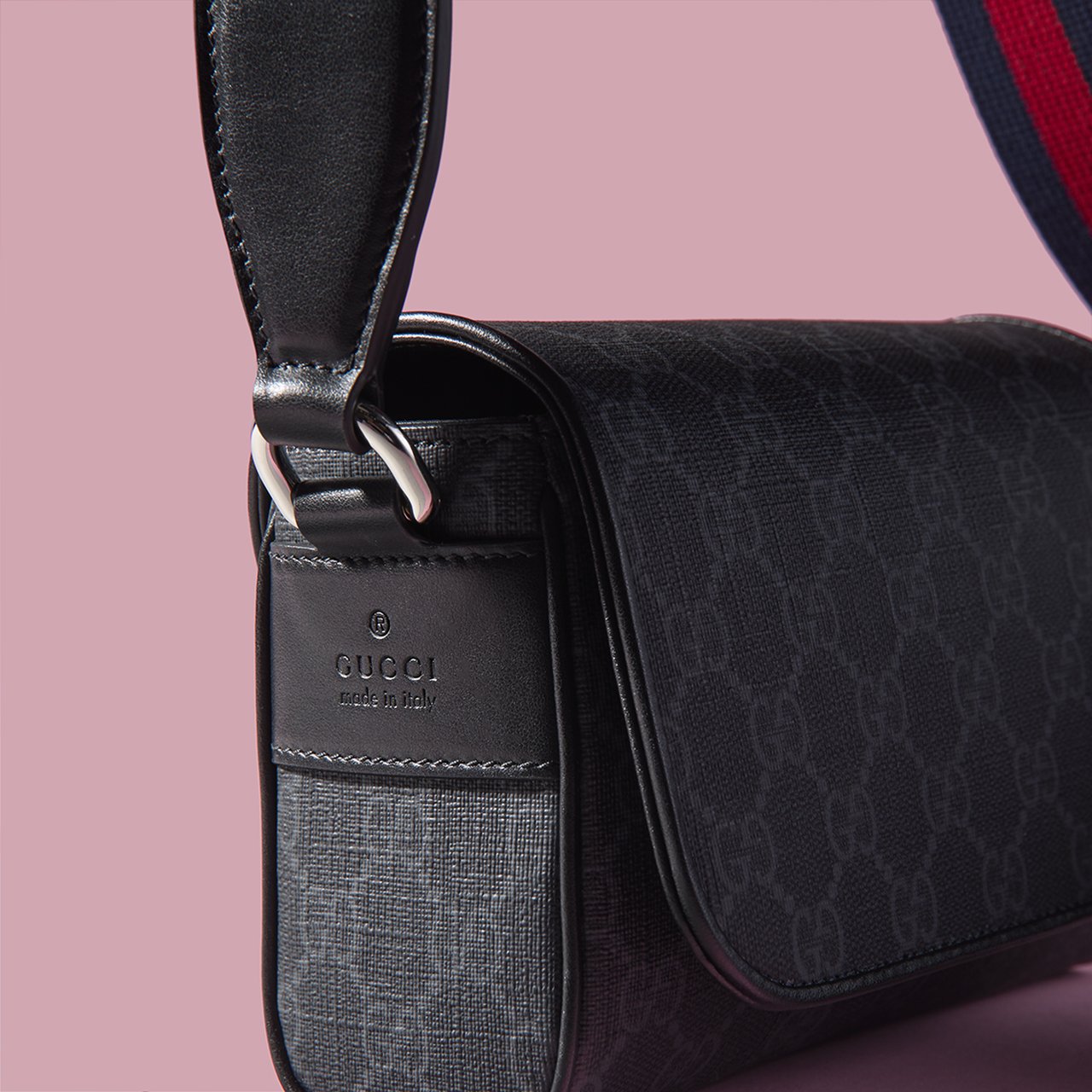 GUCCI】GGパターンの財布＆ミニバッグに、旬の「薄底」スニーカーも