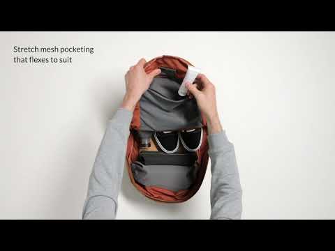 Classic Backpack Plus | 16インチのノートPCが収まる便利なバック