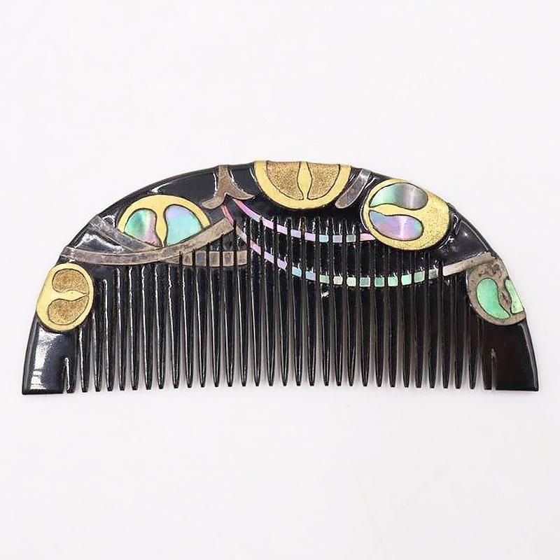 くし 螺鈿入り 黒地 金銀蒔絵 大正時代 幅9cm 高さ4cm