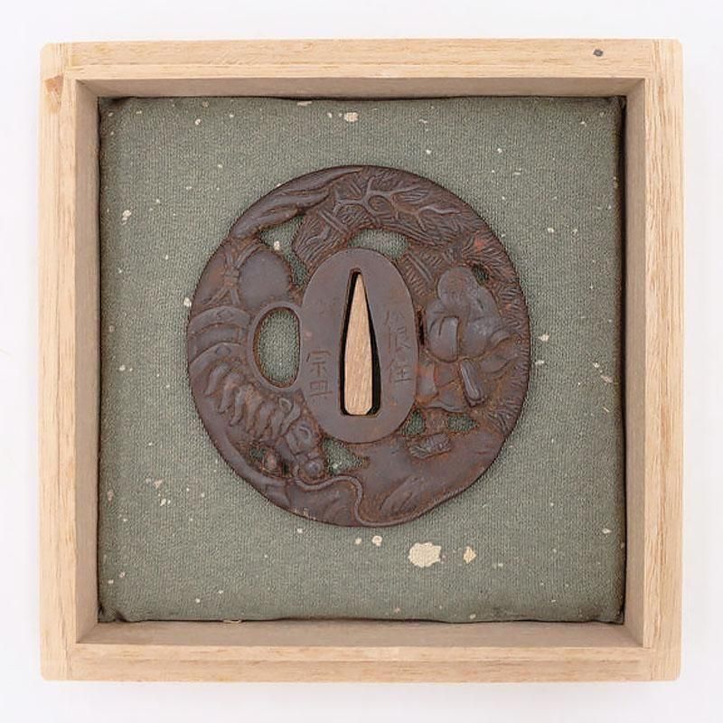 江戸時代の鉄地彫刻短刀用小振り鍔 - 骨董・刀装具