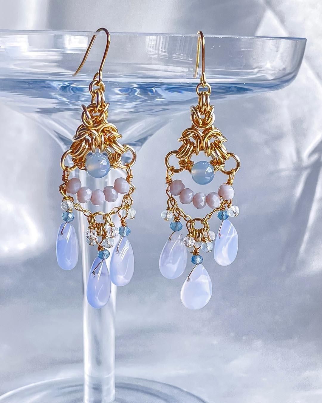 ブルー カルセドニー ピアス・イヤリング 青 天然石 ピアス 揺れる