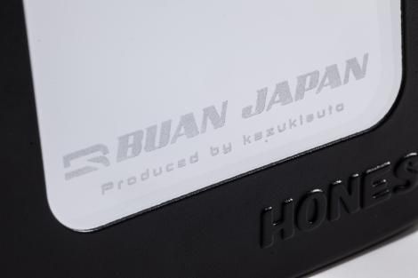 BUANJAPAN×HONEST 給油口ガラスリッド | 無機質な給油口に遊び心と個性