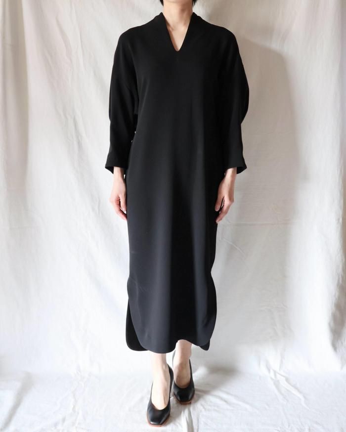 Mame Kurogouchi：Triacetate Polyester Georgette V-Neck Dress