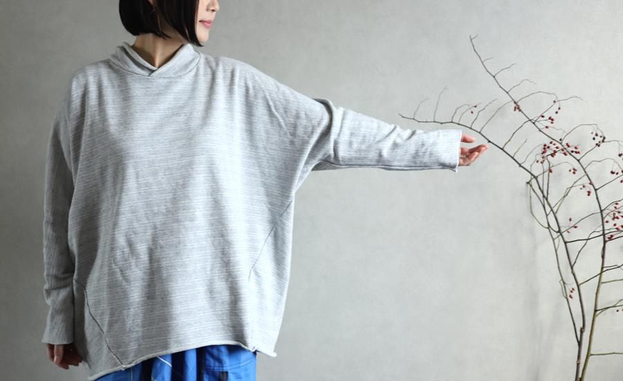 tamaki niime(タマキ ニイメ) 玉木新雌 プルオーバースウェット