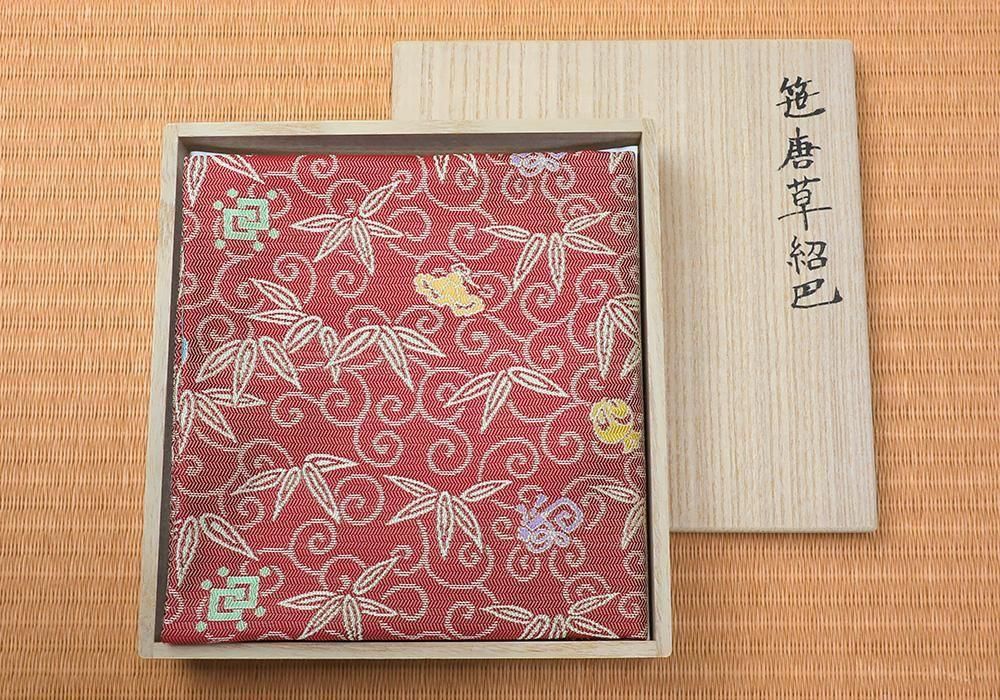 笹唐草紹巴出帛紗 | 土田友湖 - 京都富小路の和装小物専門店きねや
