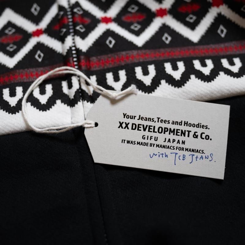 SNOW PATTERN ZIP SWEATSHIRT with TCB JEANS