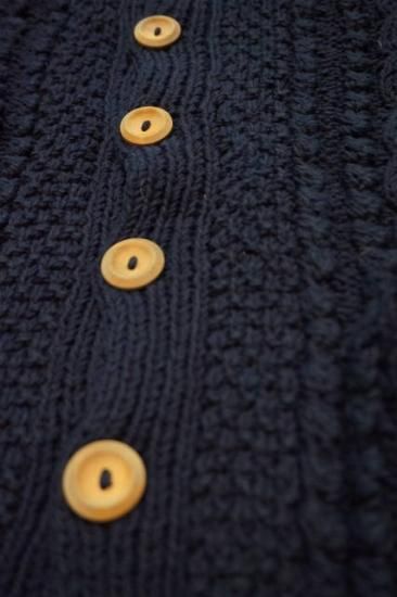 INVERALLAN』（インバーアラン） クルーネック アランカーディガン 4A