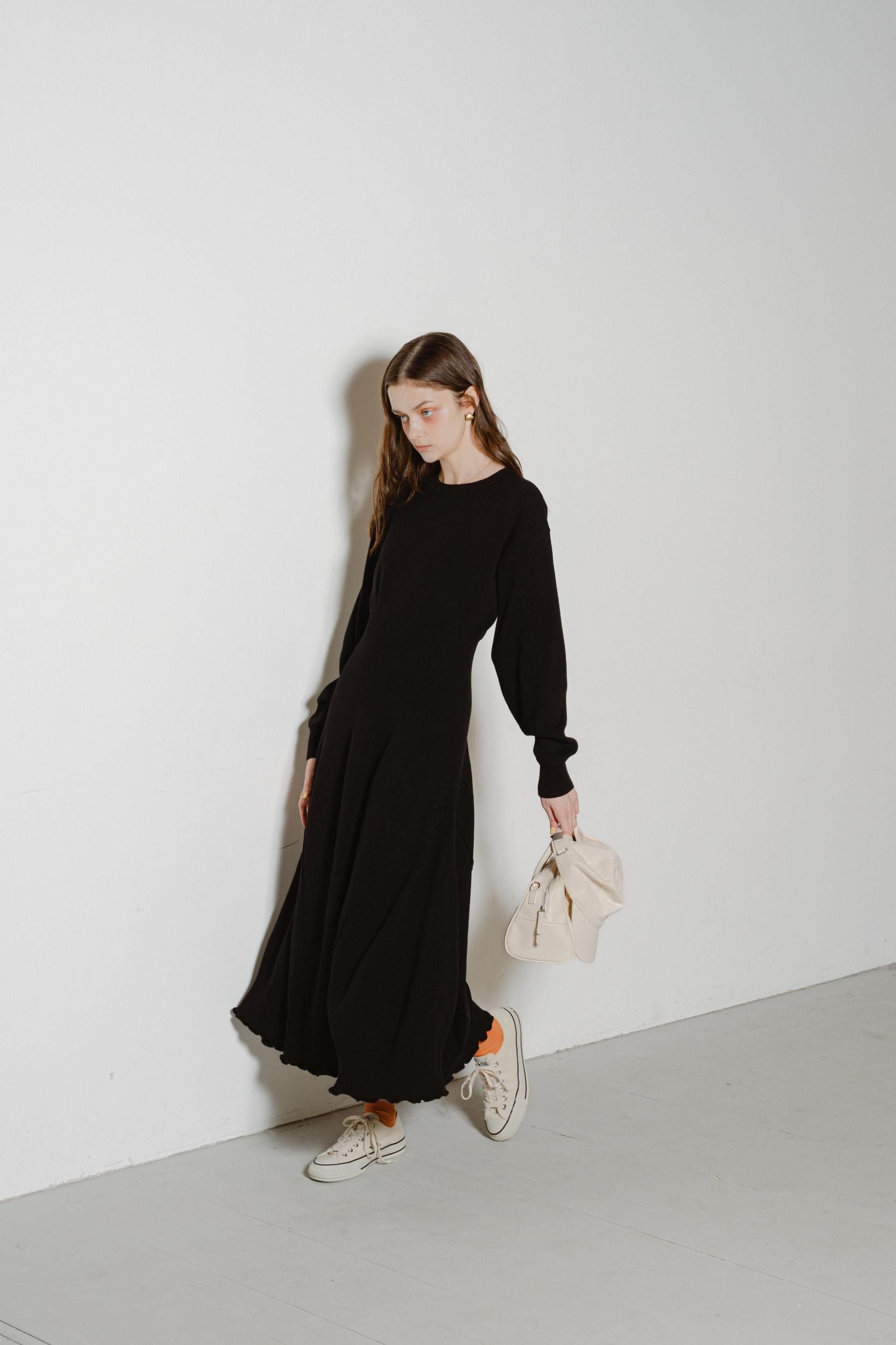 アイレットニットワンピース（BLACK） - PINUE