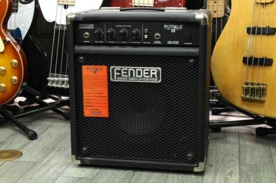 Fender RUMBLE 15 Bass Amp - Geek IN Box