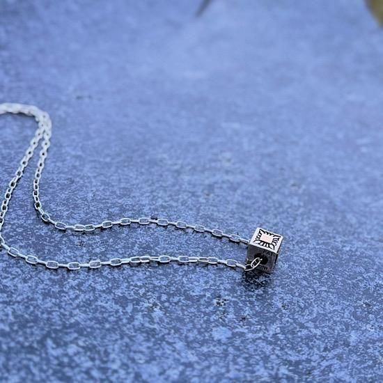 14K GOLD サンバーストキューブペンダント By Pat Bedonie