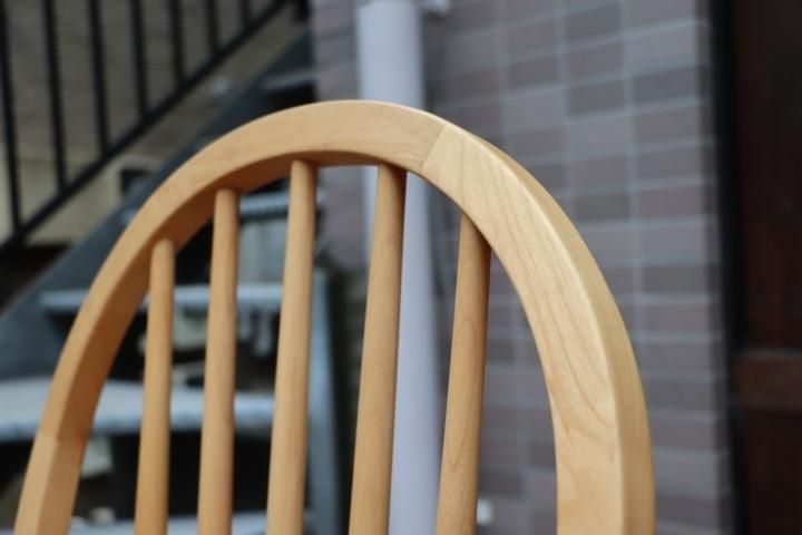 MOMO natural(モモナチュラル)のMARE ROUND CHAIRです。アルダー材を