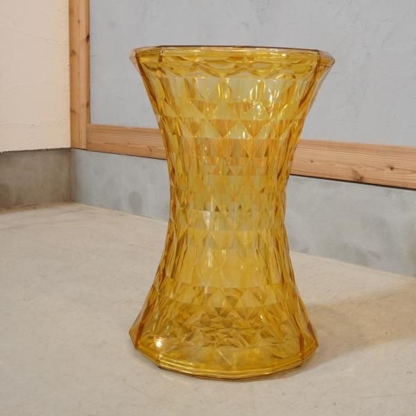 イタリアのデザイナーズ家具ブランドKARTELL(カルテル)のSTONE