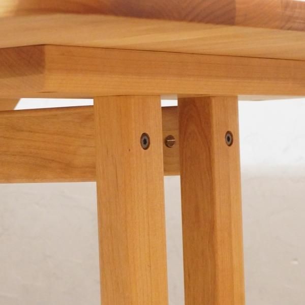 MOMO natural(モモナチュラル)の人気シリーズVIBOのダイニングテーブル