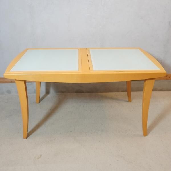 イタリアのCalligaris(カリガリス)社の伸長式ダイニングテーブルです