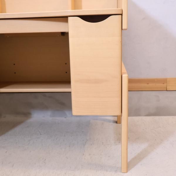 karimoku(カリモク)とBenesse(ベネッセ)のコラボ商品 学び成長デスク