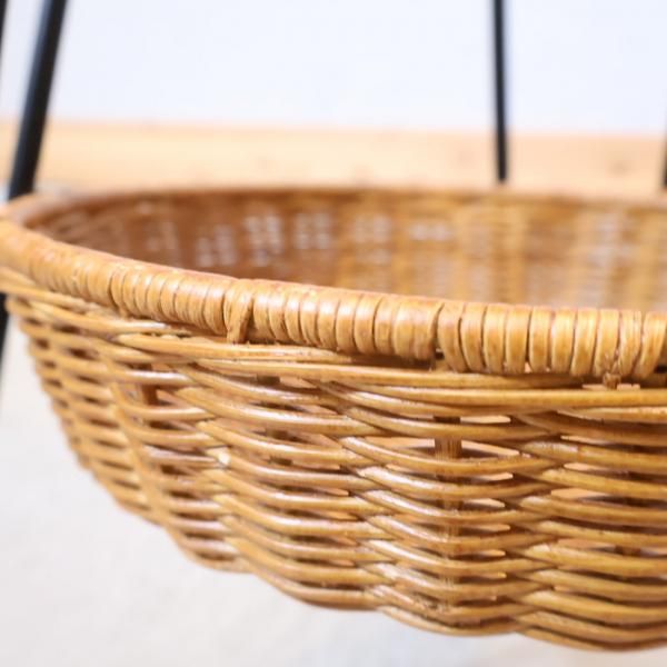 IDEE(イデー)のWALLABY SIDE TABLE(ワラビーサイドテーブル)です