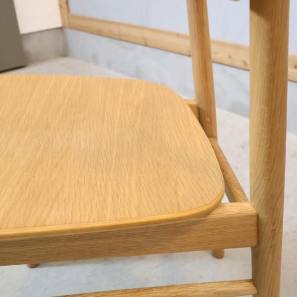 人気の無印良品(MUJI)のオーク材を使用したラウンドチェアです