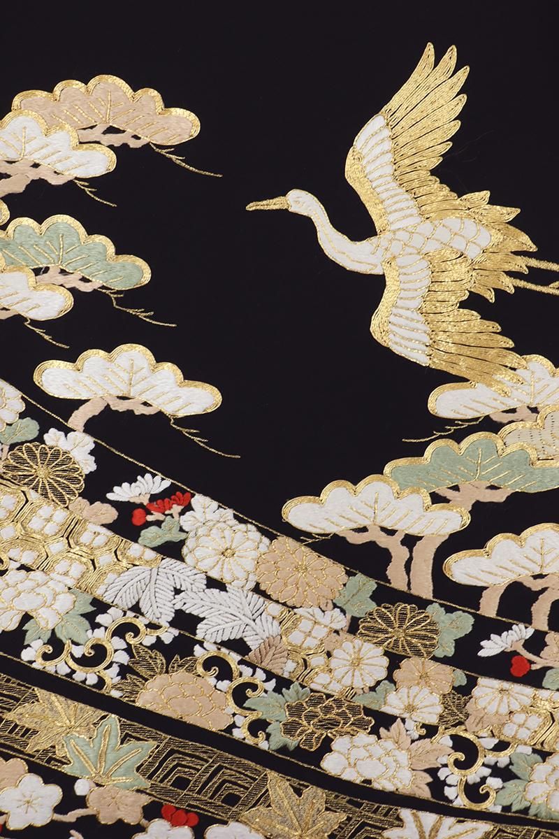 銀座【B-3910】染五ッ紋 総刺繍 黒留袖 四季花に鶴の図 :身丈157/裄67