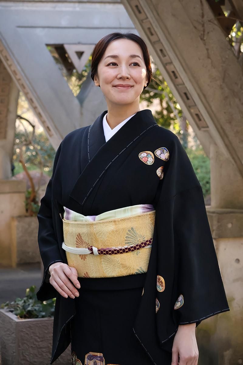 銀座【着物4692】刺繍 訪問着 黒色 貝桶文 :身丈160/裄69 - 銀座きもの