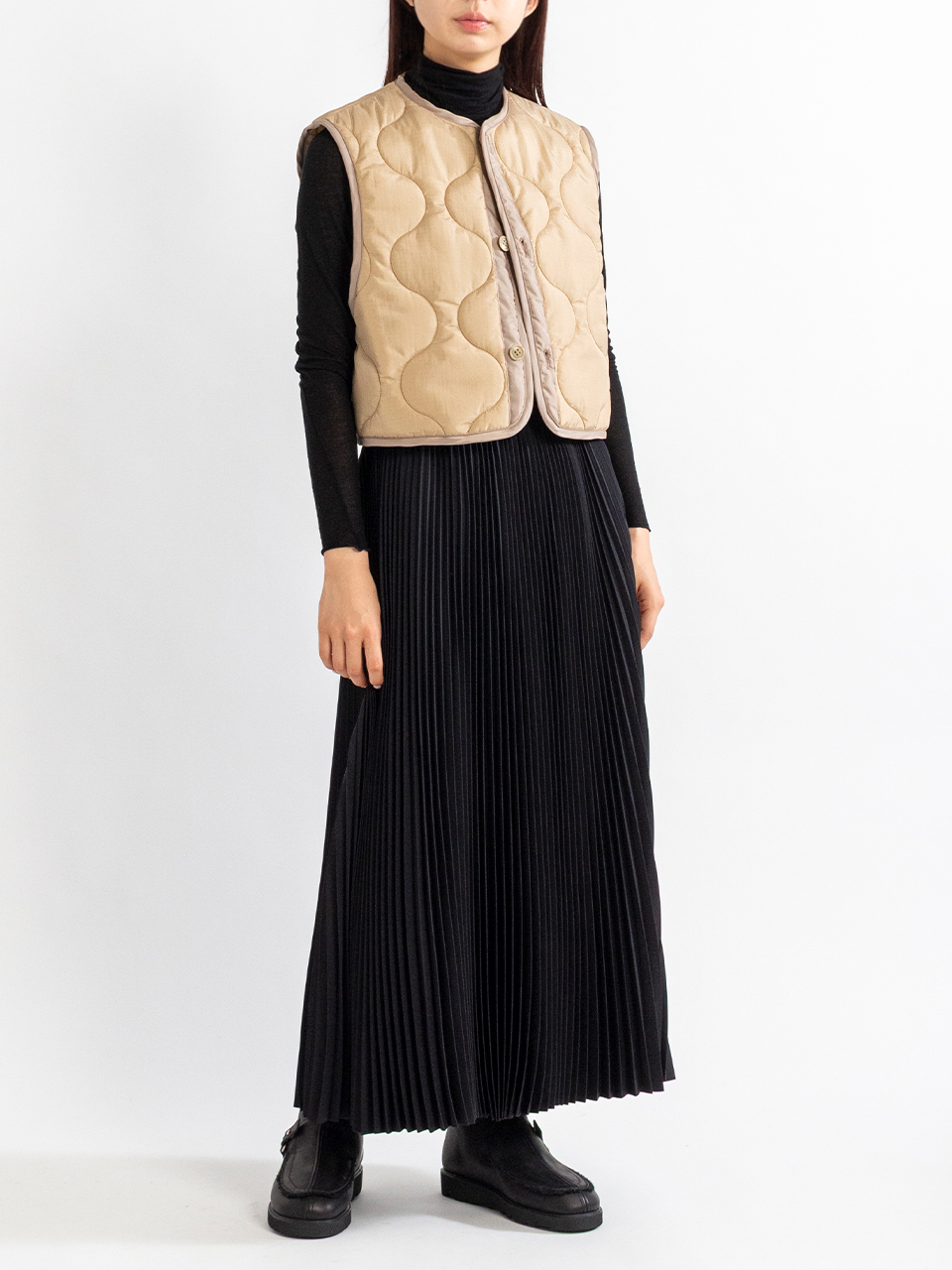 QUILTED CROPPED VEST-キルトクロップドベスト-HYKE（ハイク）通販| st