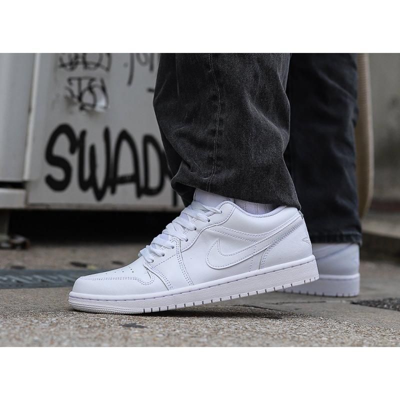 NIKE AIR JORDAN 1 LOW 