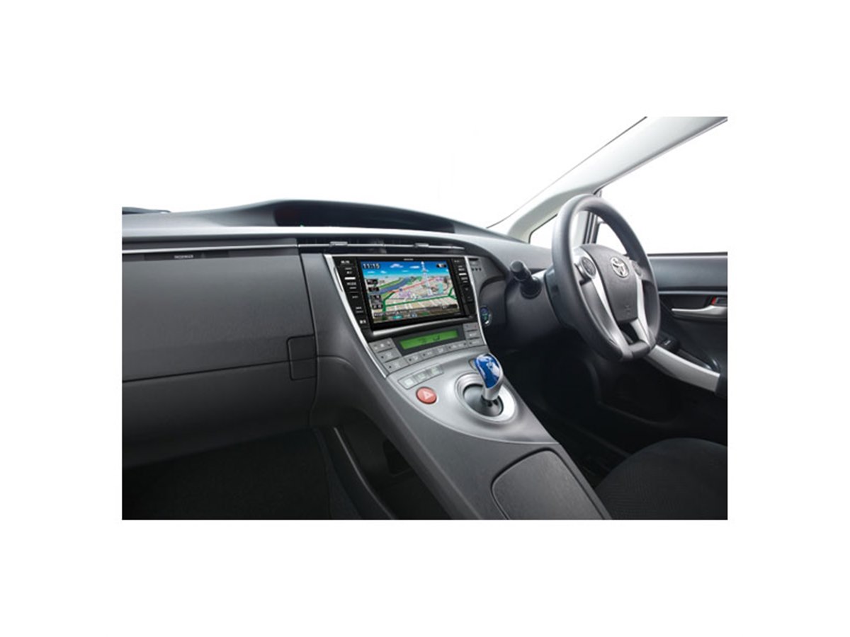 アルパイン、8型液晶を搭載したプリウス専用カーナビ - 価格.com