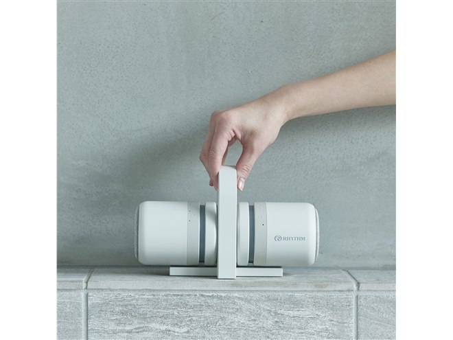 リズム、浴室の壁に貼り付けられる防水Bluetoothスピーカー