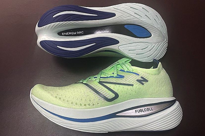 ルール破りの極厚ソール”が爆速を生む！ ニューバランスの新ランニング