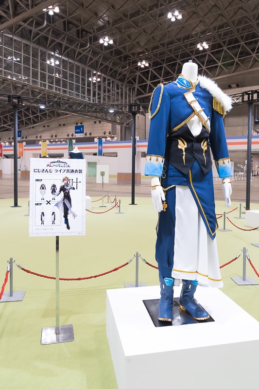 にじフェス2022」月ノ美兎・剣持刀也ら「FANTASIA」衣装フォトレポート
