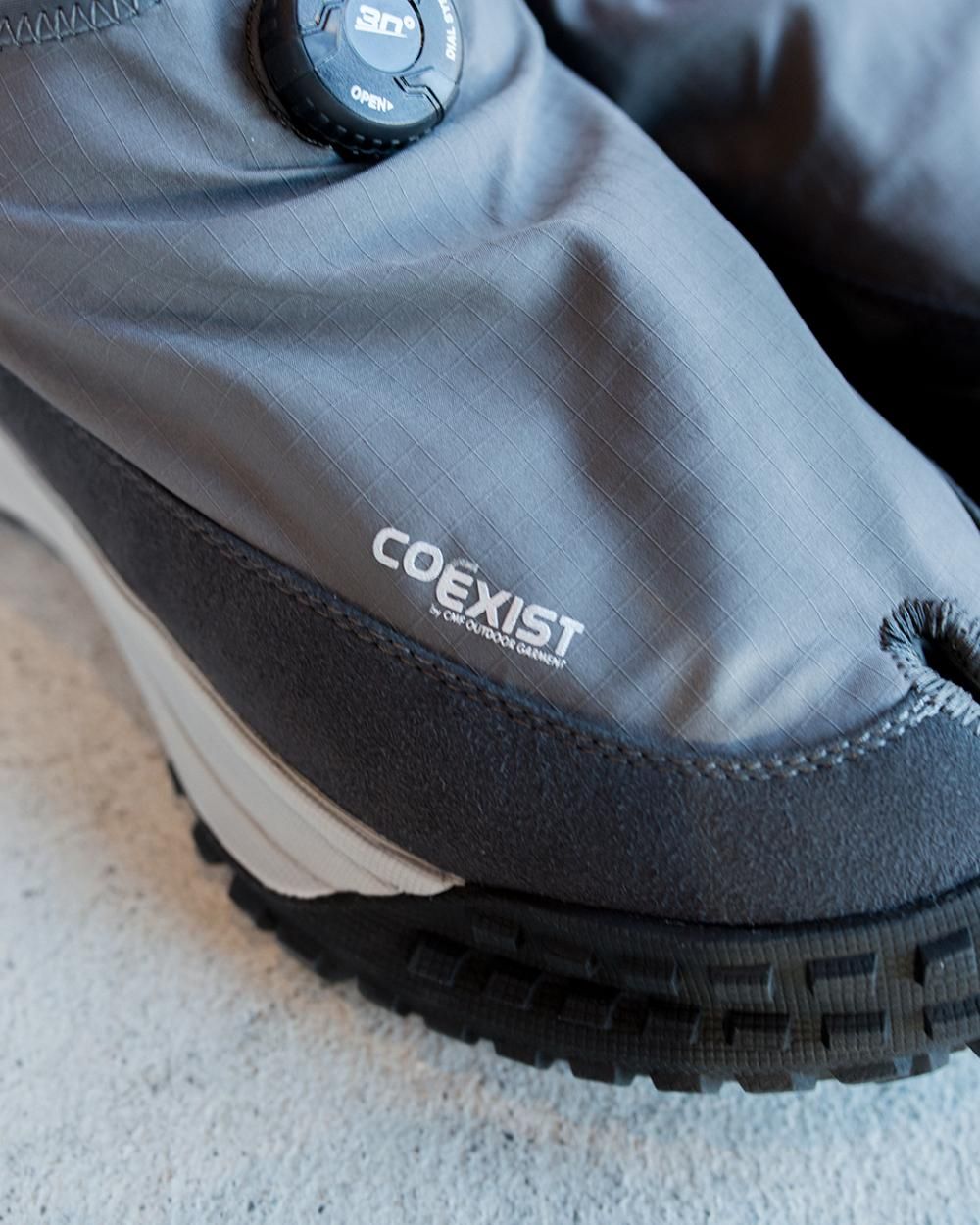 CMF OUTDOOR GARMENT | 足袋スニーカー - BUNTEN