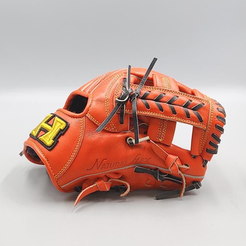 クリーニング済み 】 ハイゴールド 軟式グローブ / 内野手用 型付け