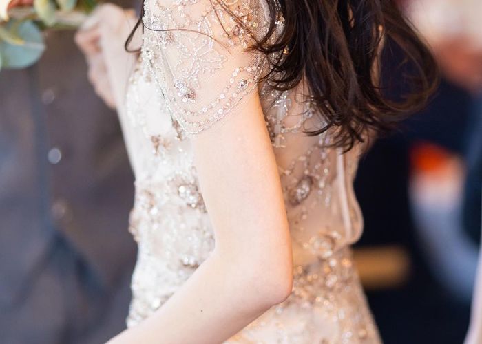 2023年🪽おしゃれな花嫁さんが選ぶ「ジェニーパッカム」の人気ドレスは