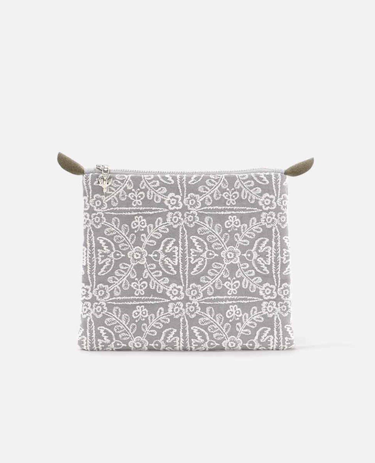 ミナ ポーチ felice Korva pouch｜ミナ ペルホネン