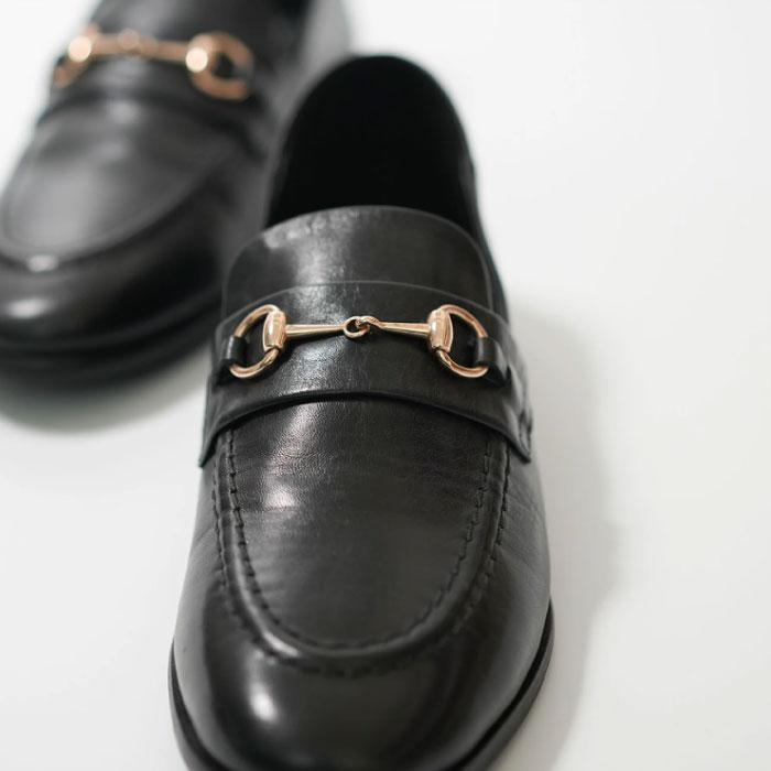 yuko imanishi+ ユウコイマニシ 靴 ビットローファー レディース