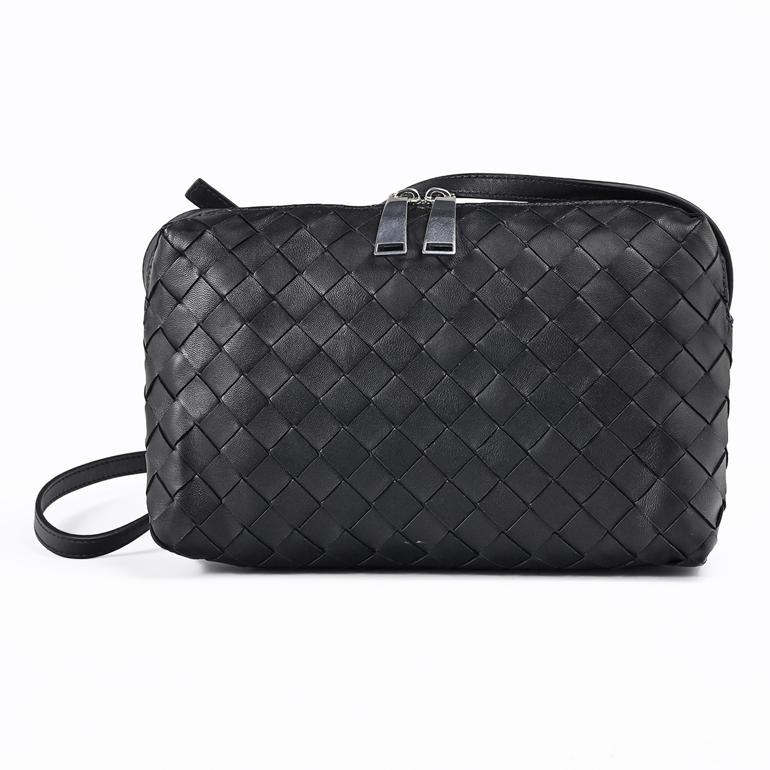BOTTEGA VENETA（ボッテガ・ヴェネタ） ショルダーバッグ クロスボディ